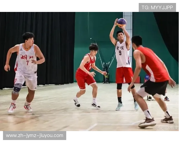 篮球运动中提高传球精度与速度的训练方法探讨